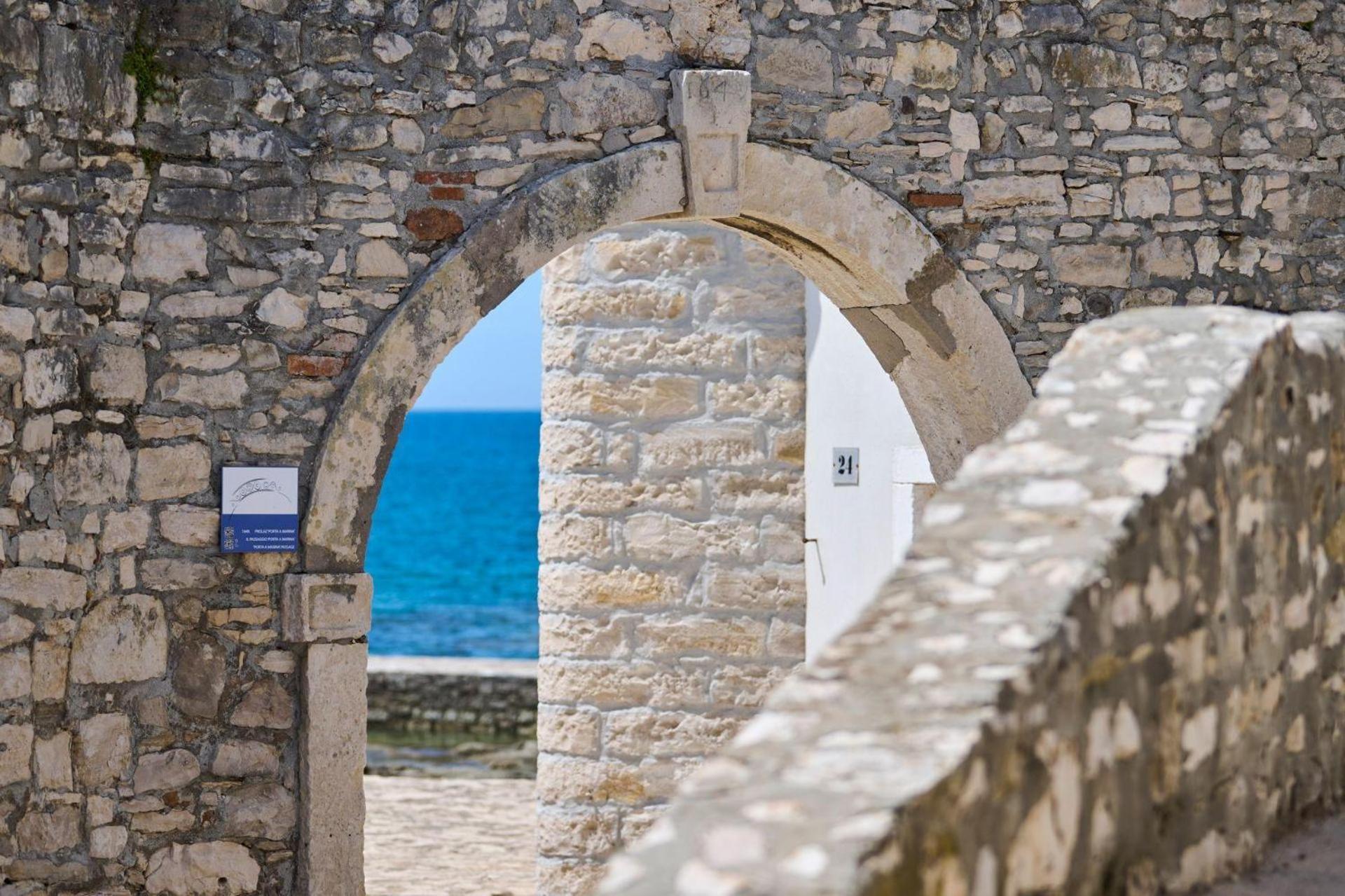Apartment Rivarela Blu - Newly Renovated And Top Location Near Sea Novigrad  ภายนอก รูปภาพ